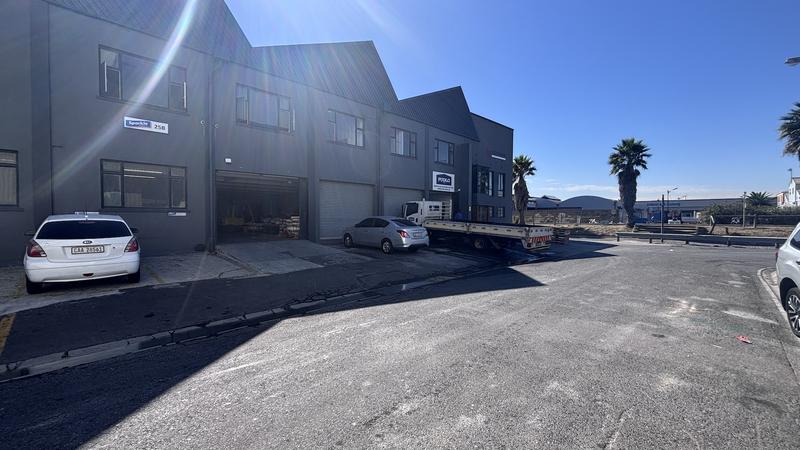 To Let commercial Property for Rent in Paarden Eiland Western Cape